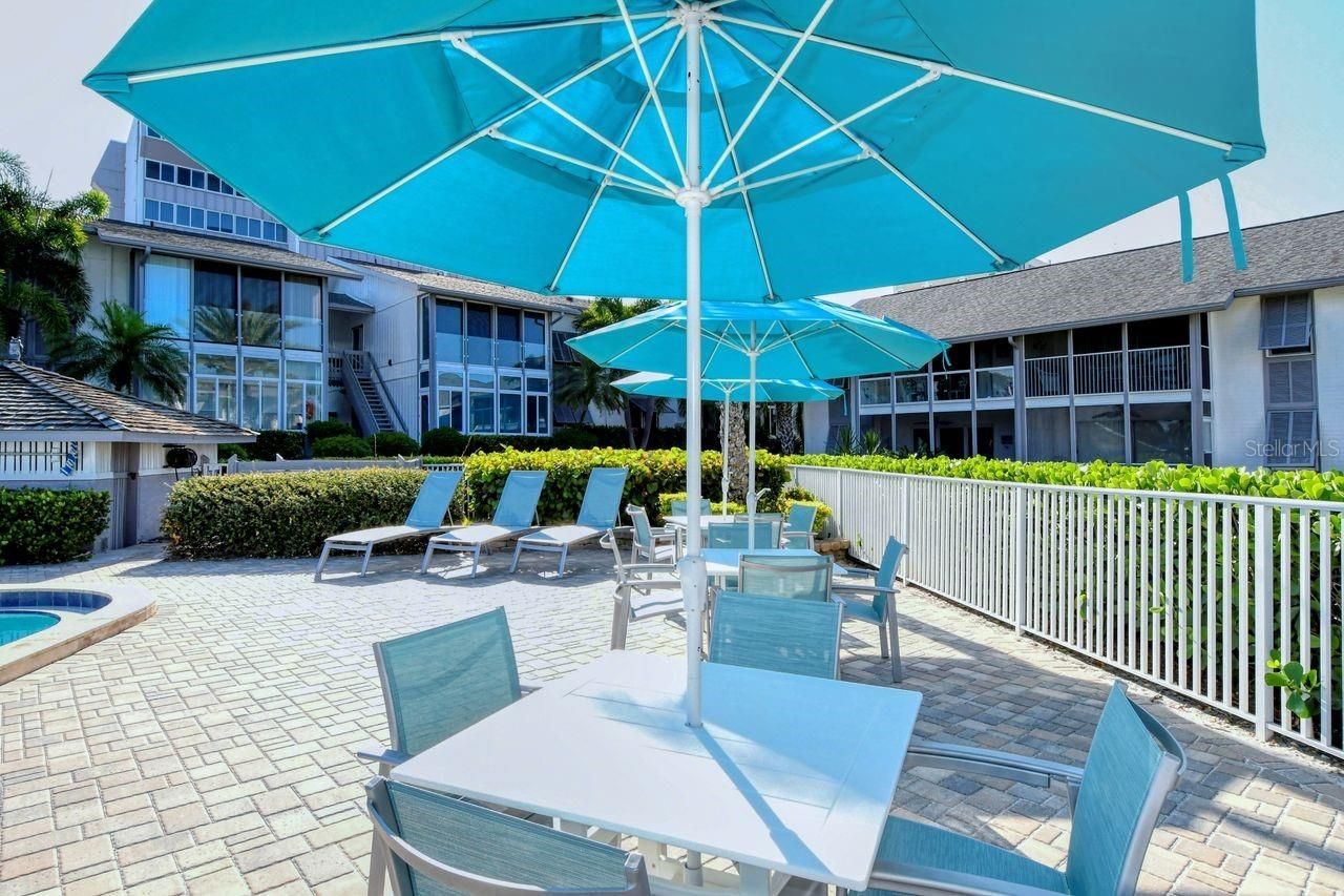 1125 W Peppertree Drive, Unit 302, Sarasota, FL 34242 Photo