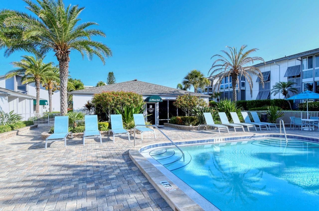 1125 W Peppertree Drive, Unit 302, Sarasota, FL 34242 Photo