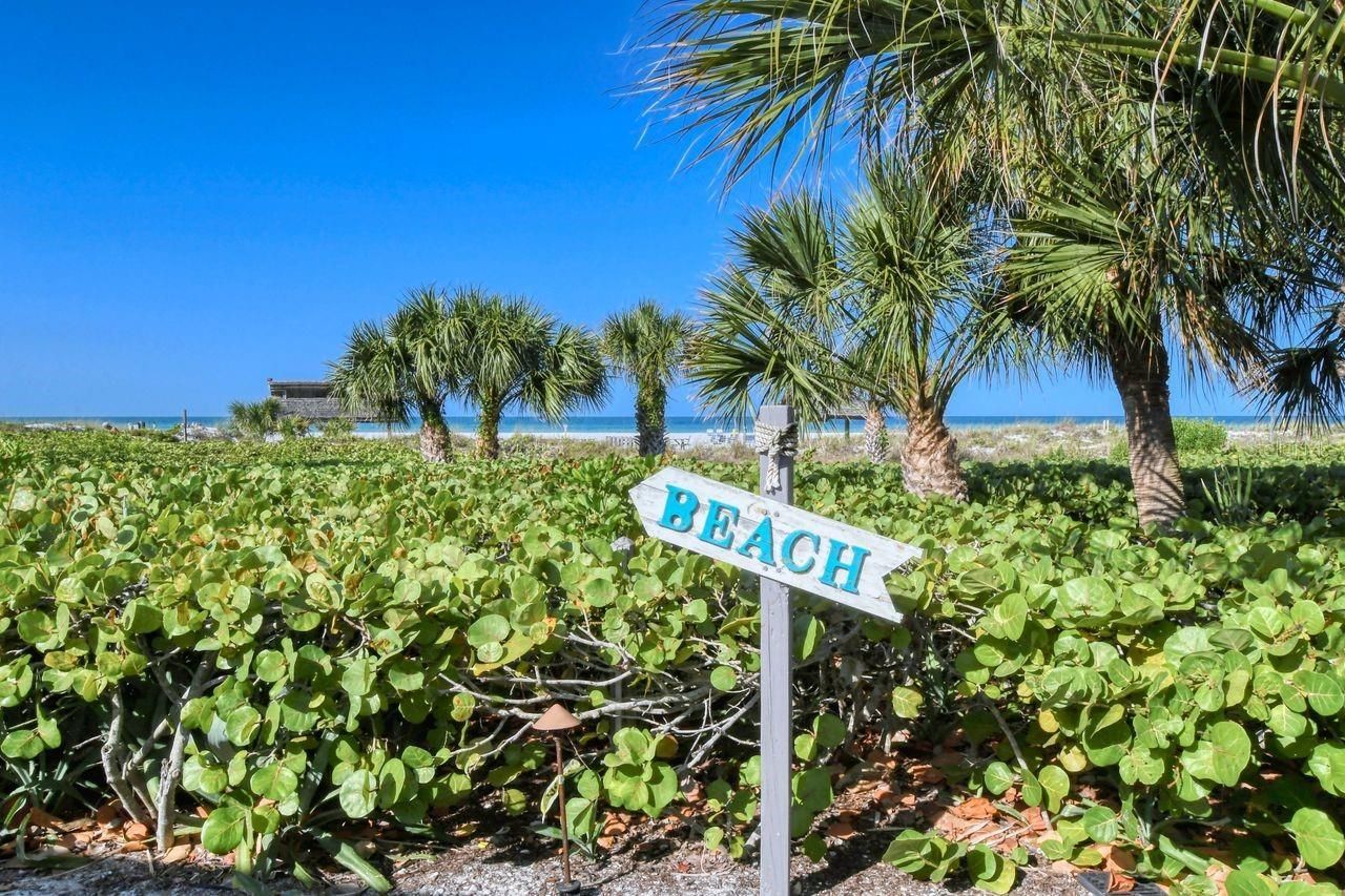 1125 W Peppertree Drive, Unit 302, Sarasota, FL 34242 Photo