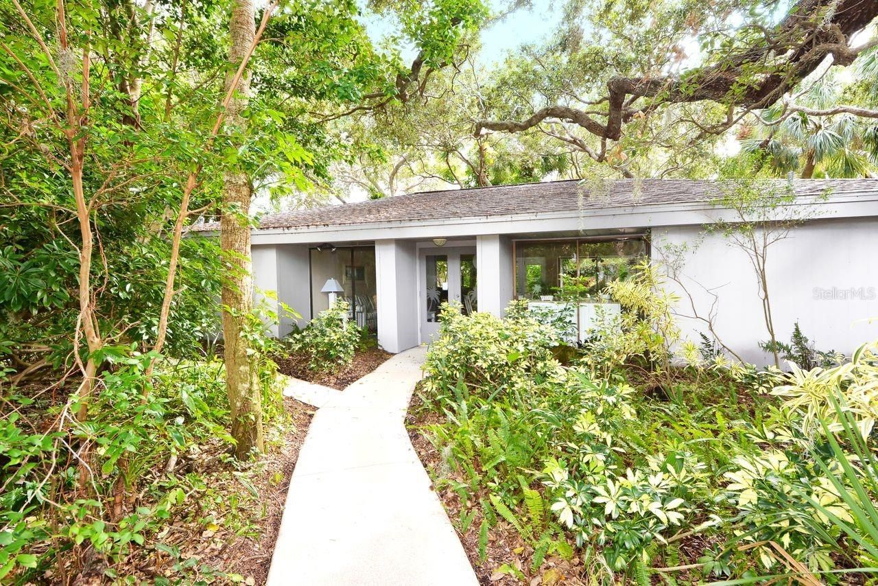 1125 W Peppertree Drive, Unit 302, Sarasota, FL 34242 Photo