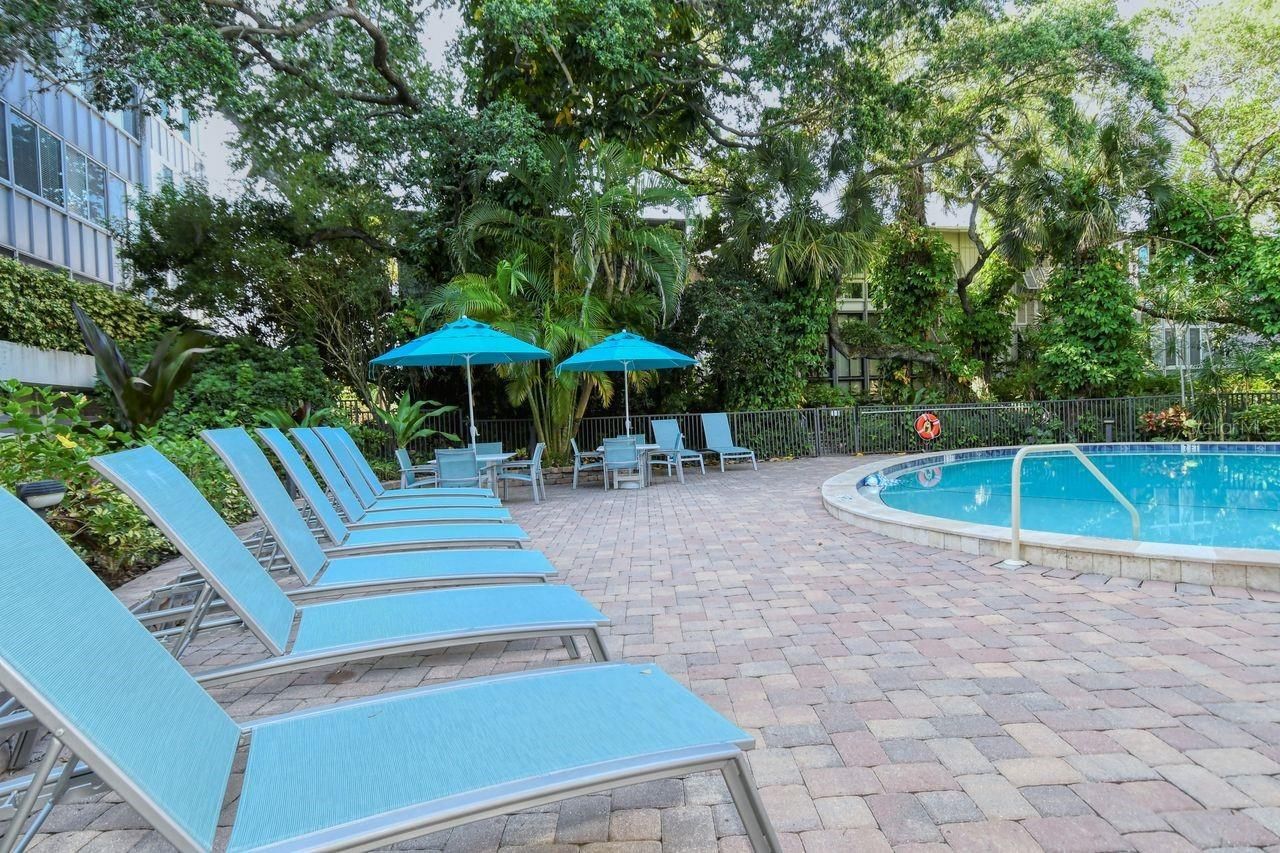 1125 W Peppertree Drive, Unit 302, Sarasota, FL 34242 Photo