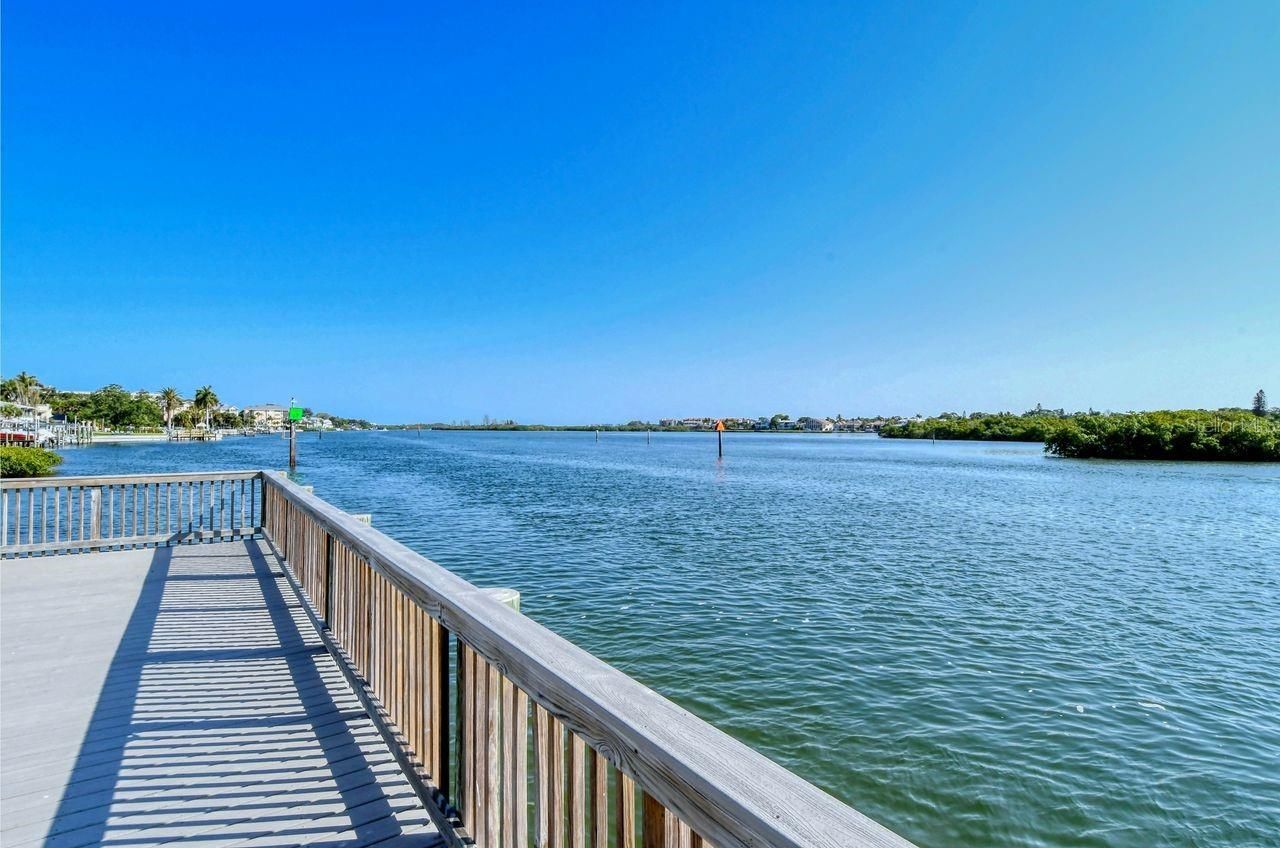 1125 W Peppertree Drive, Unit 302, Sarasota, FL 34242 Photo