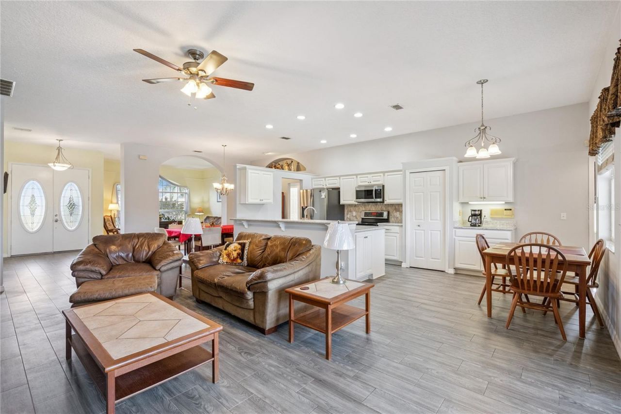 639 Lakehaven Circle, Orlando, FL 32828 Photo