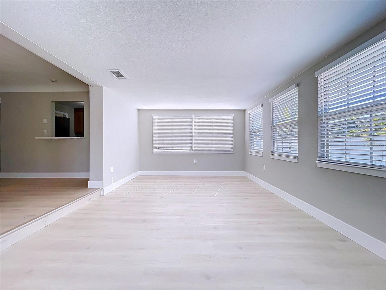 8822 Bay Street Ne, Saint Petersburg, FL 33702 Photo