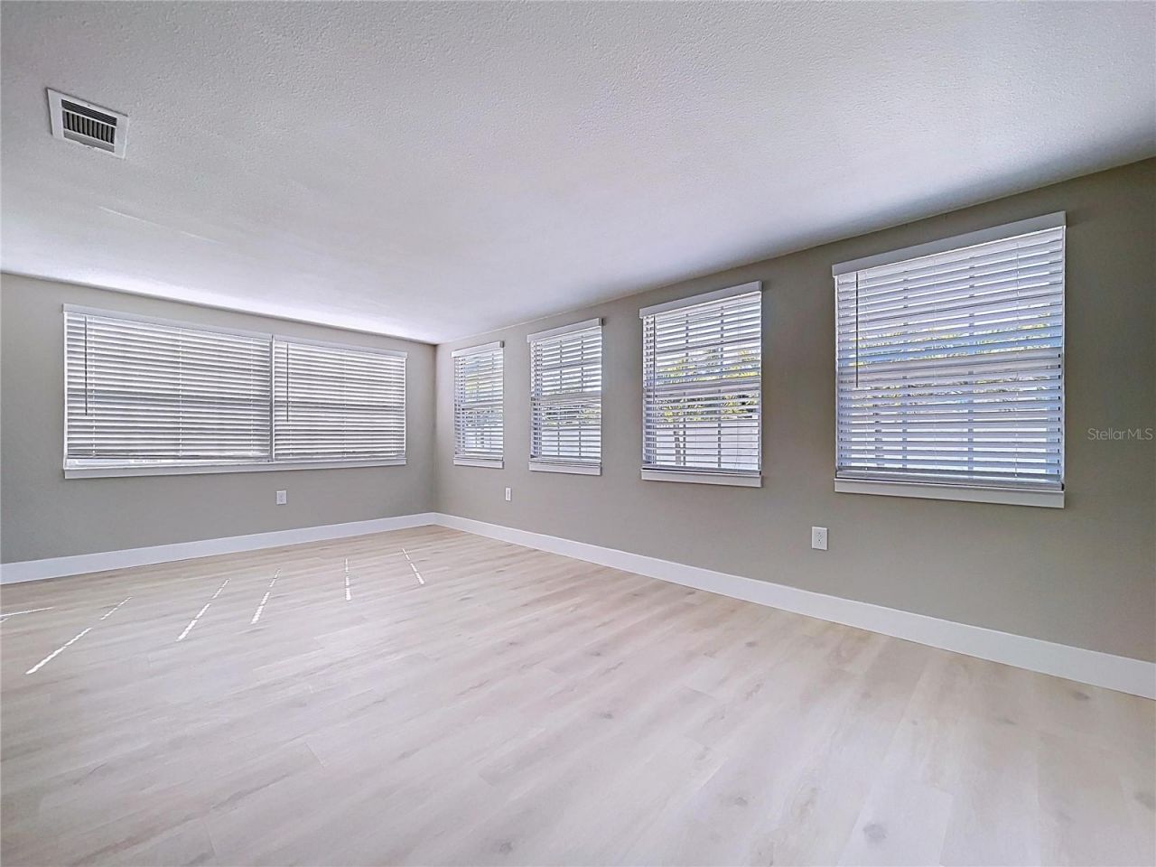 8822 Bay Street Ne, Saint Petersburg, FL 33702 Photo