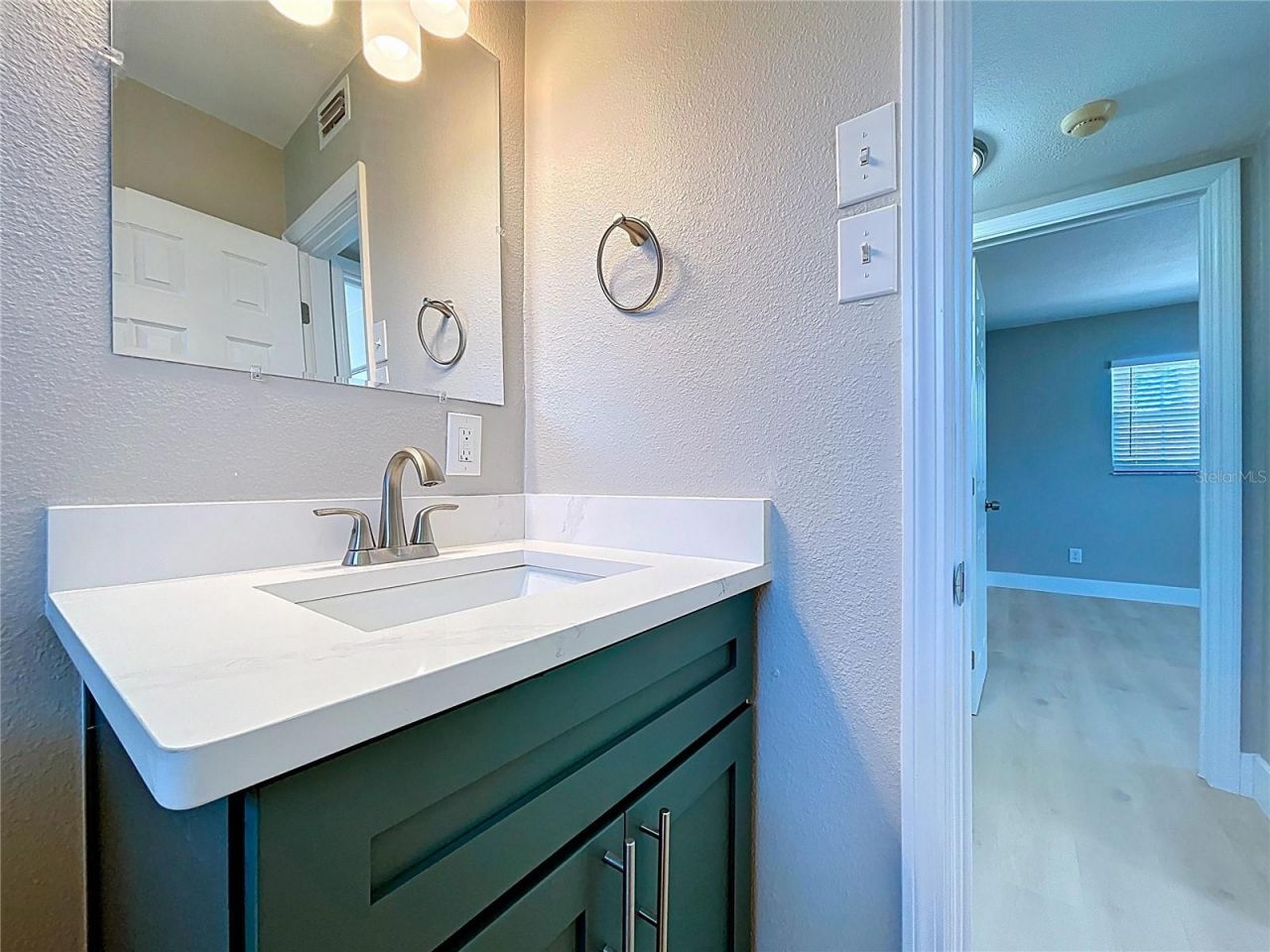 8822 Bay Street Ne, Saint Petersburg, FL 33702 Photo