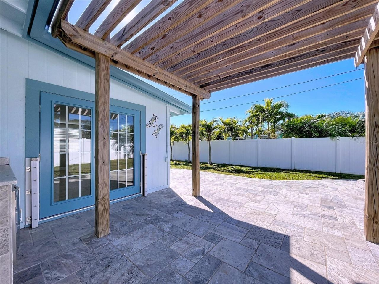 8822 Bay Street Ne, Saint Petersburg, FL 33702 Photo