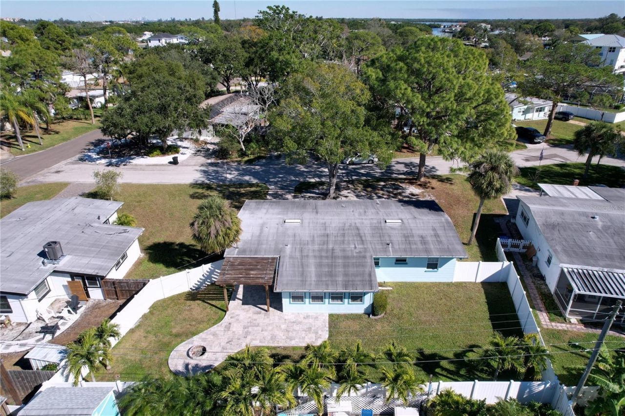 8822 Bay Street Ne, Saint Petersburg, FL 33702 Photo