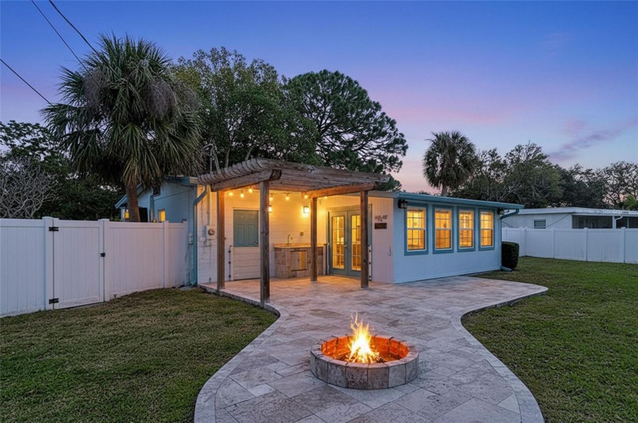 8822 Bay Street Ne, Saint Petersburg, FL 33702 Photo