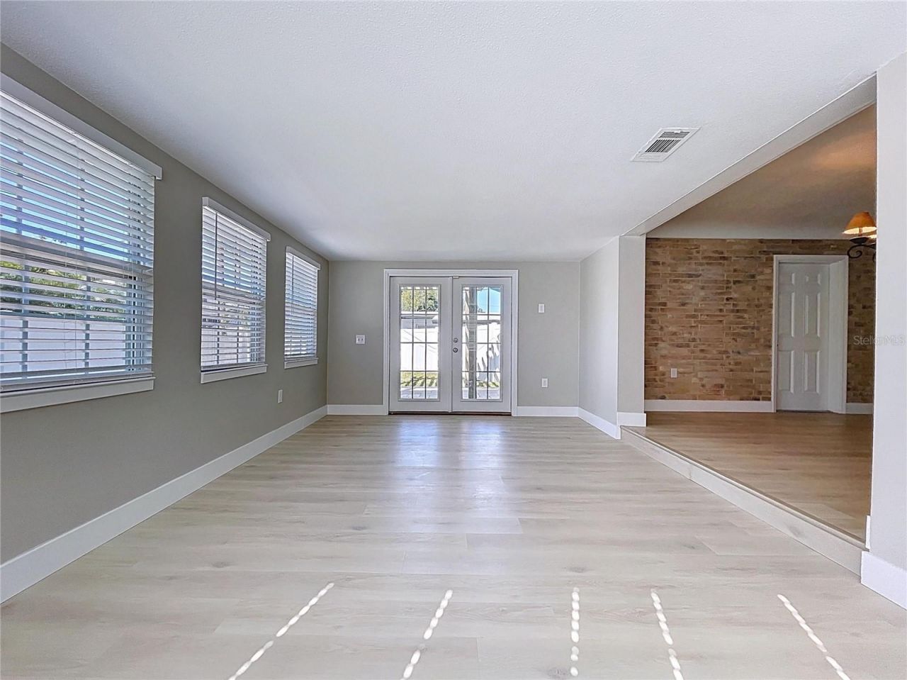 8822 Bay Street Ne, Saint Petersburg, FL 33702 Photo