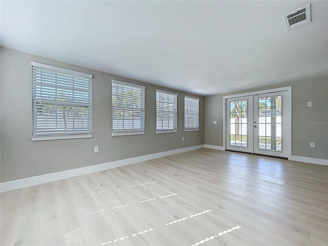 8822 Bay Street Ne, Saint Petersburg, FL 33702 Photo