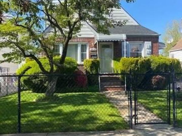 219-43 113th Avenue, Queens Village, NY 11429