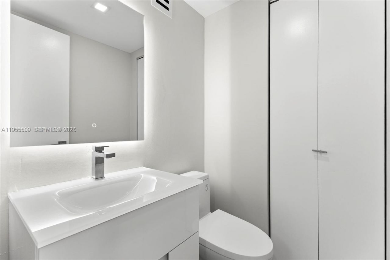 400 NE Surf Rd, Unit 903, Hollywood, FL 33019 Photo