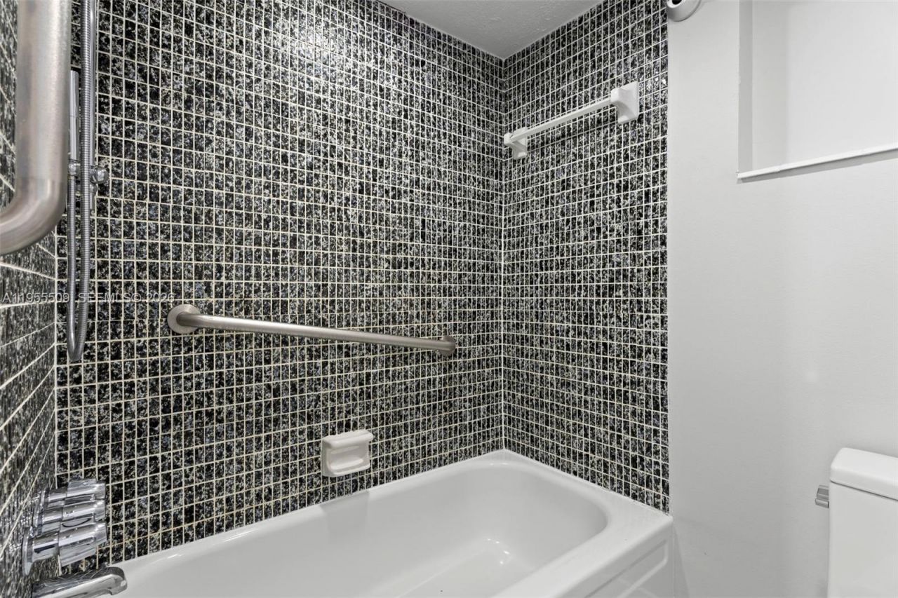 400 NE Surf Rd, Unit 903, Hollywood, FL 33019 Photo