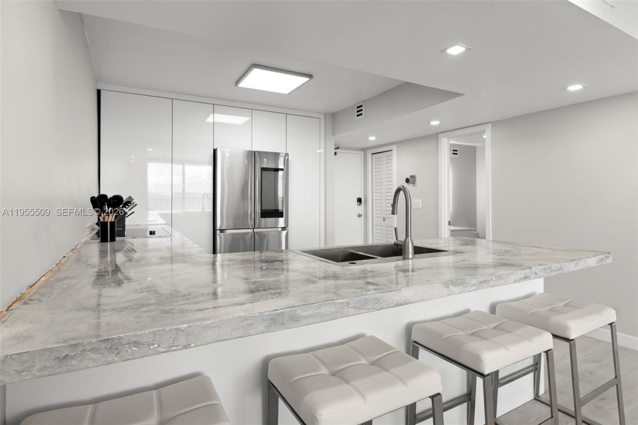 400 NE Surf Rd, Unit 903, Hollywood, FL 33019 Photo