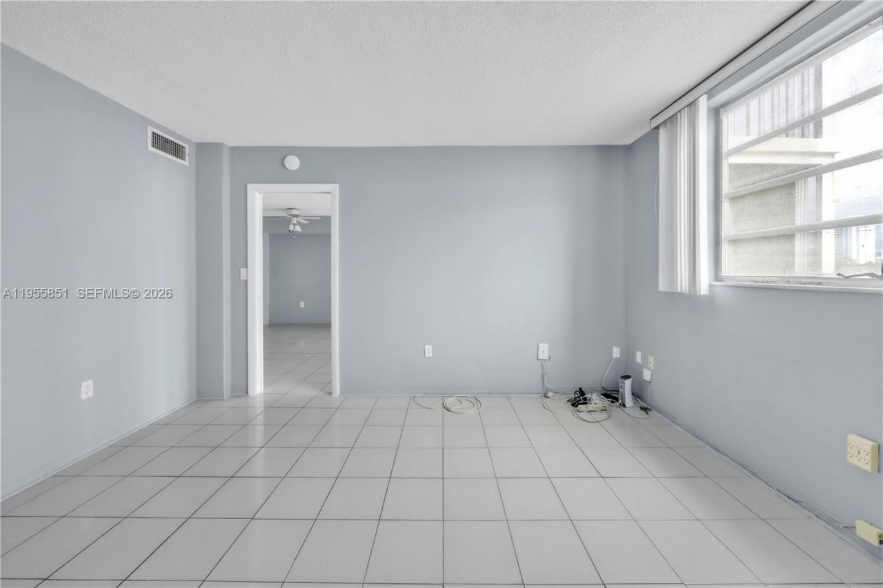 3030 Marcos Dr, Unit T409, Aventura, FL 33160 Photo