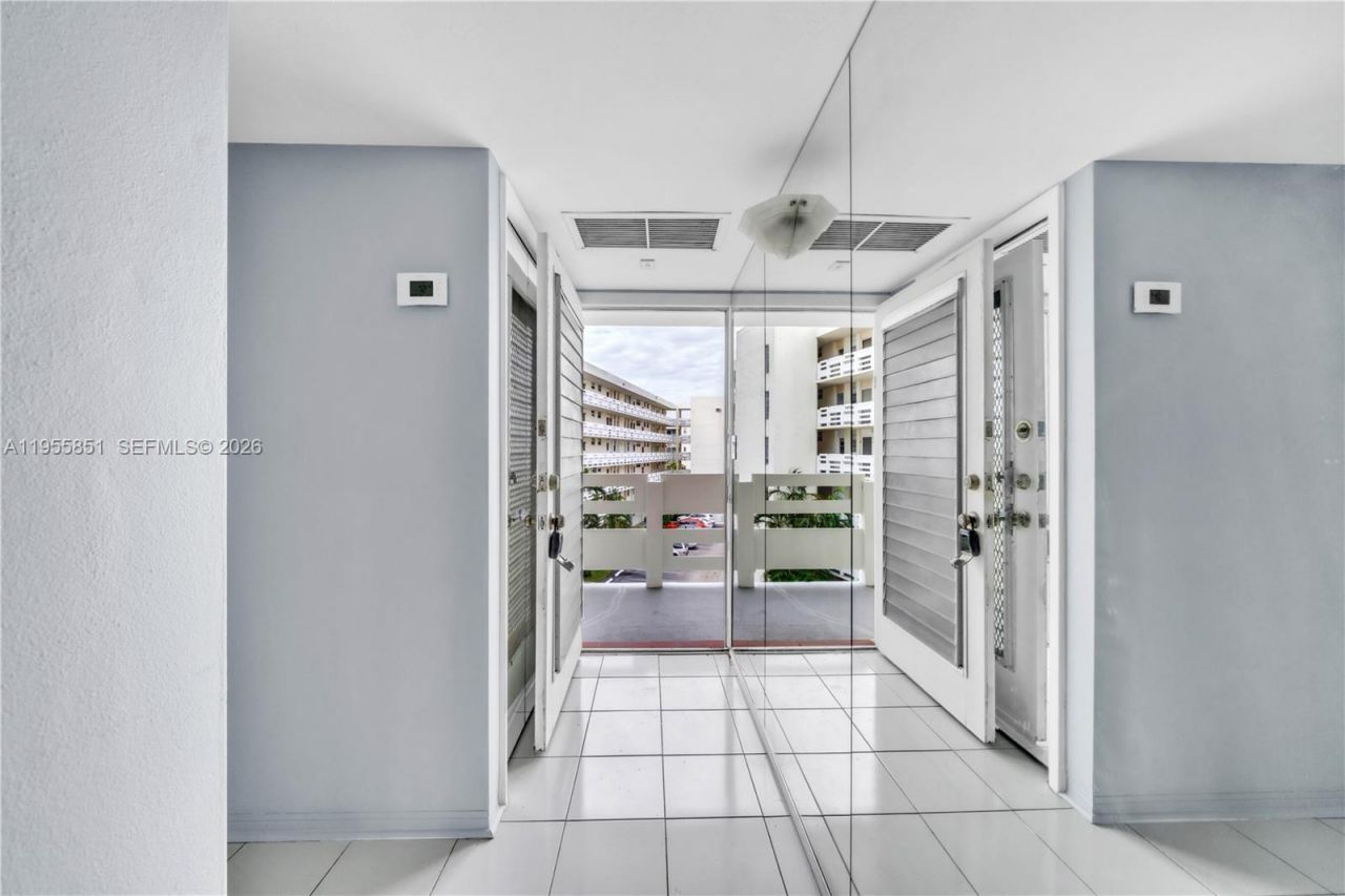 3030 Marcos Dr, Unit T409, Aventura, FL 33160 Photo