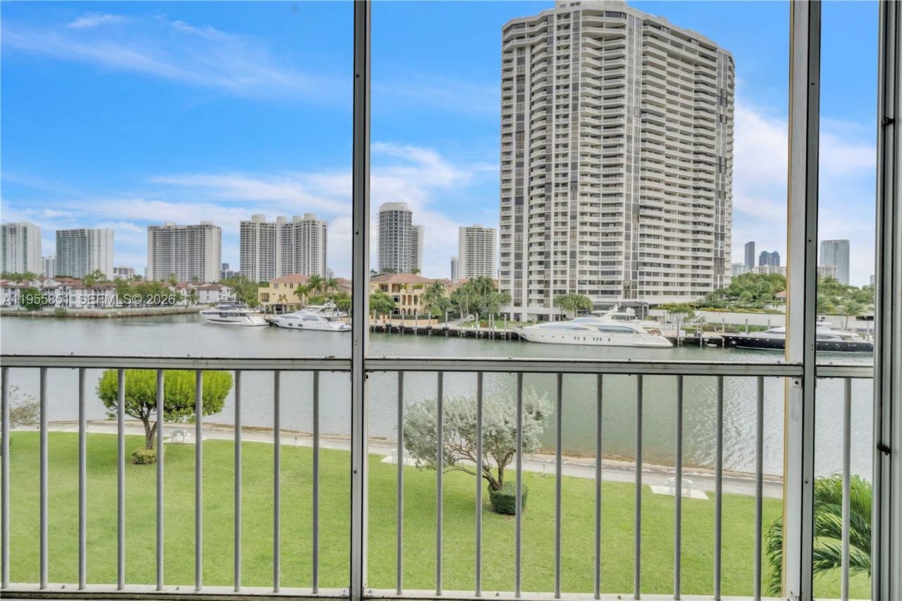 3030 Marcos Dr, Unit T409, Aventura, FL 33160 Photo