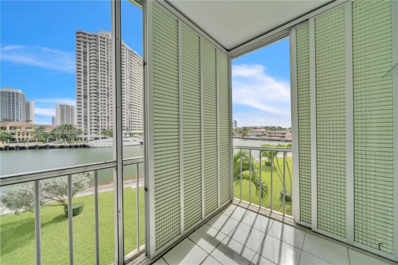 3030 Marcos Dr, Unit T409, Aventura, FL 33160 Photo