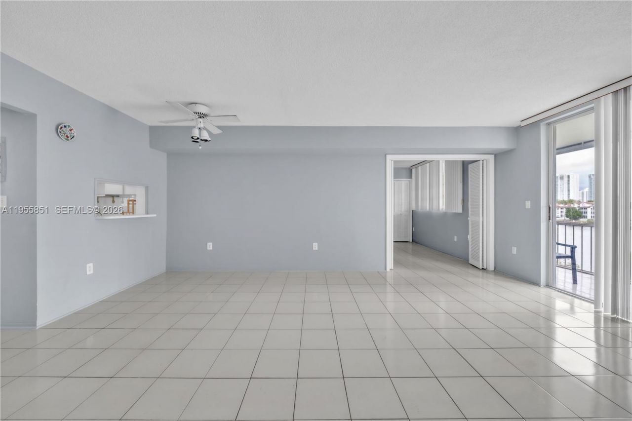 3030 Marcos Dr, Unit T409, Aventura, FL 33160 Photo