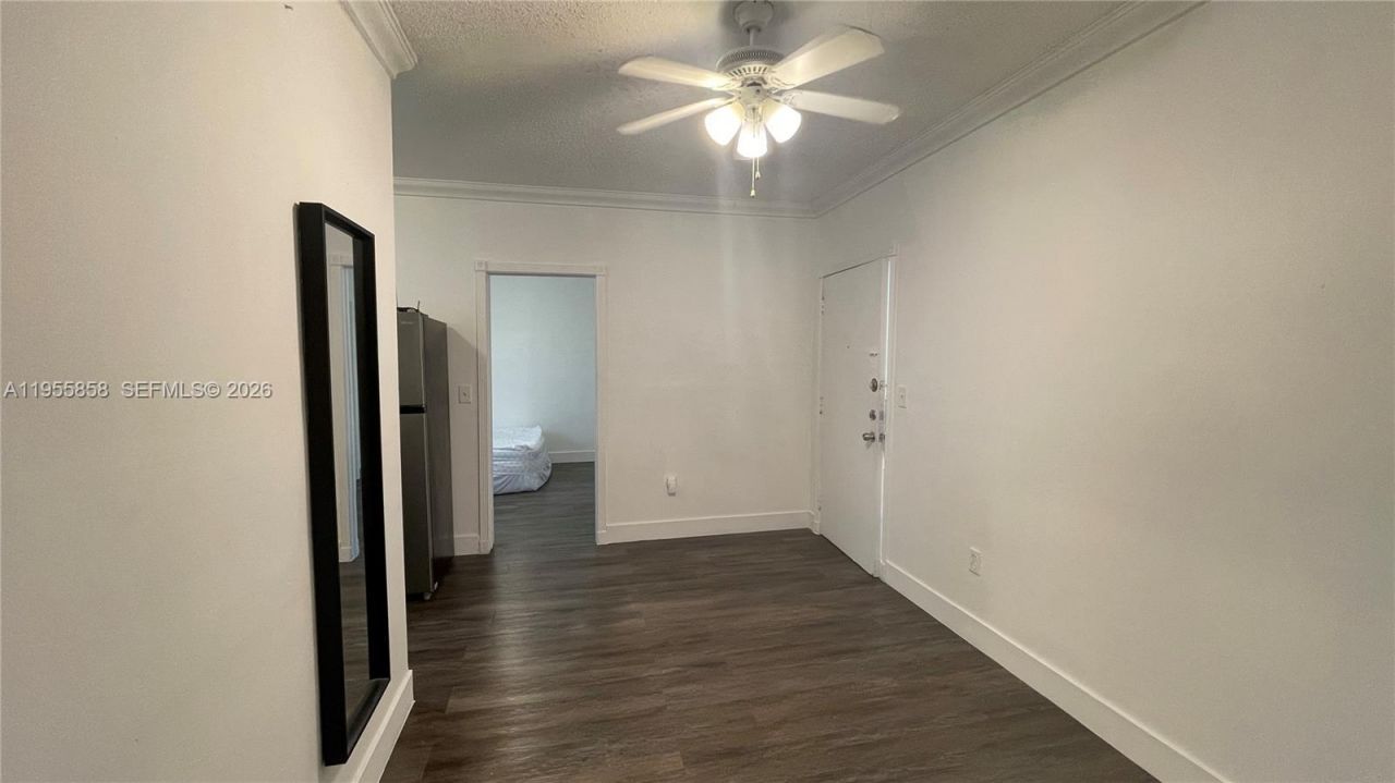 1043 NW 2nd St, Unit 9, Miami, FL 33128 Photo