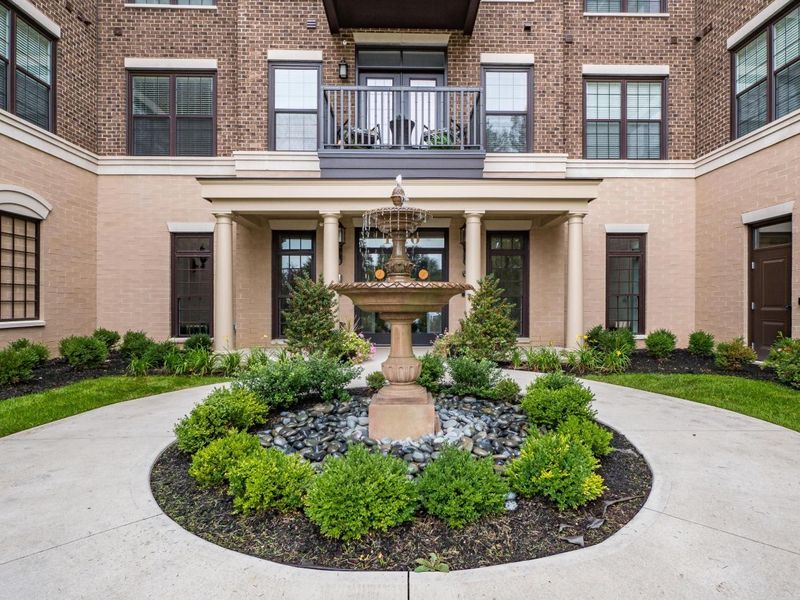 1670 E Broad , Unit 206, Columbus, OH 43203 Photo 2