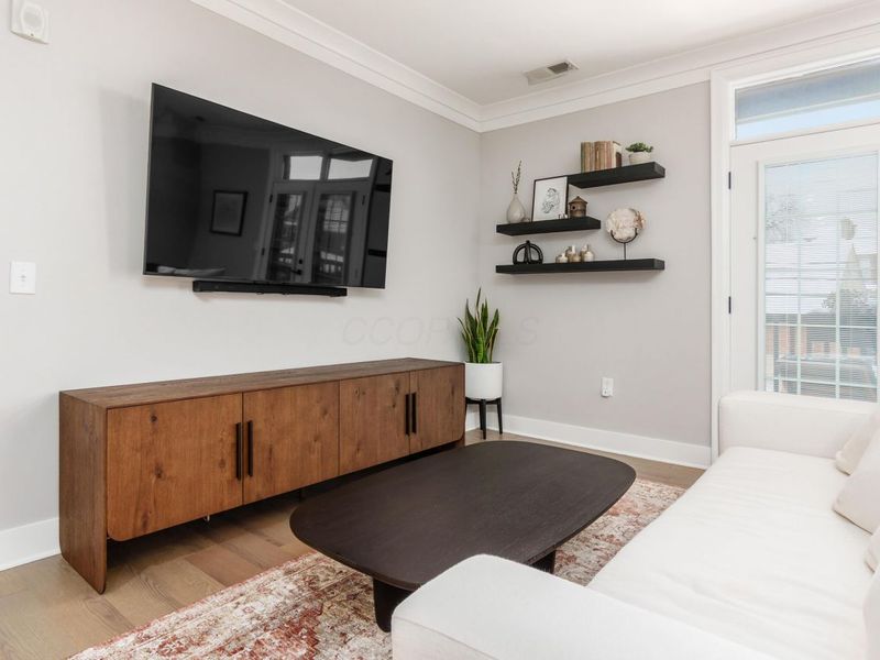 1670 E Broad , Unit 206, Columbus, OH 43203 Photo 5