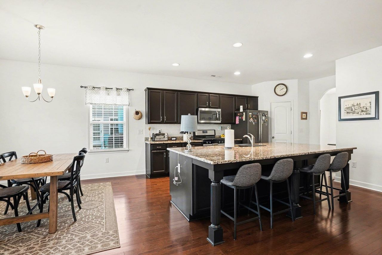 1942 Pine Cone Ln. Photo 11