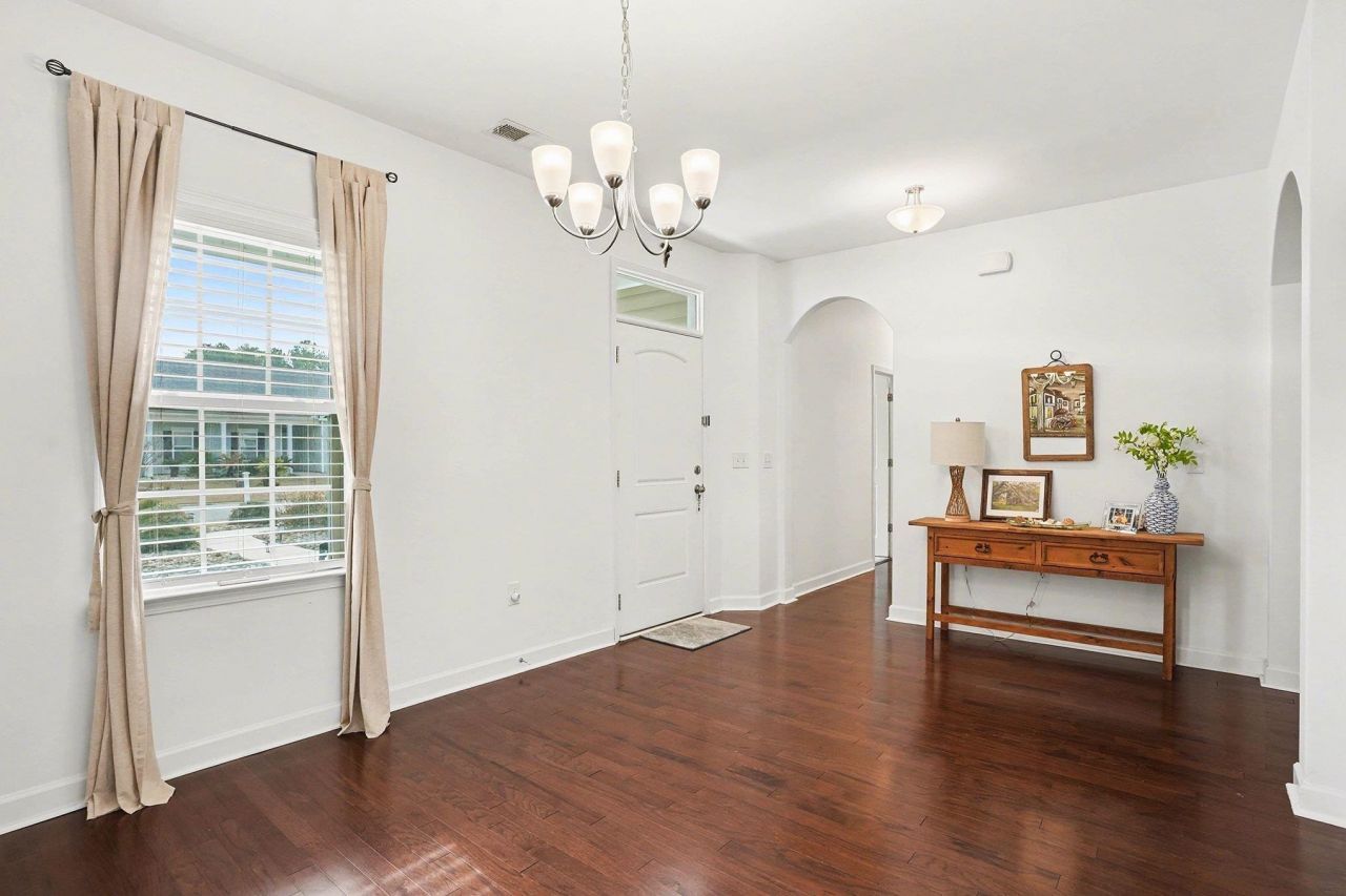 1942 Pine Cone Ln. Photo 15