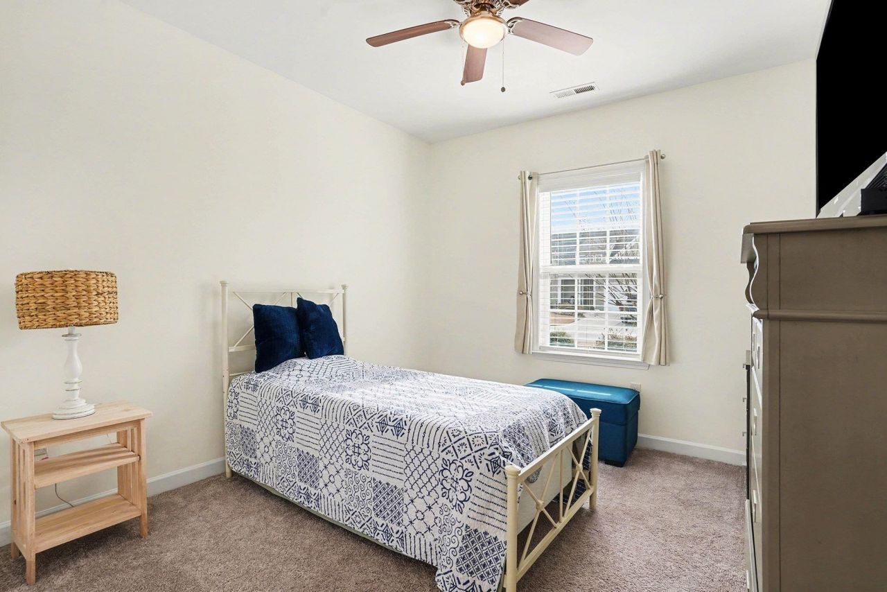 1942 Pine Cone Ln. Photo 16