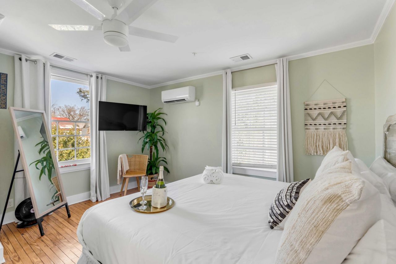 140 Spring Street Photo 24