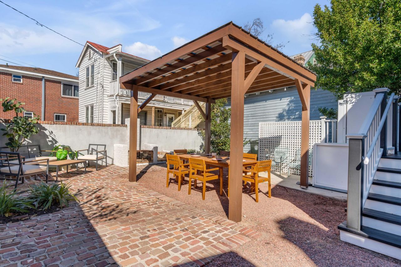 140 Spring Street Photo 25