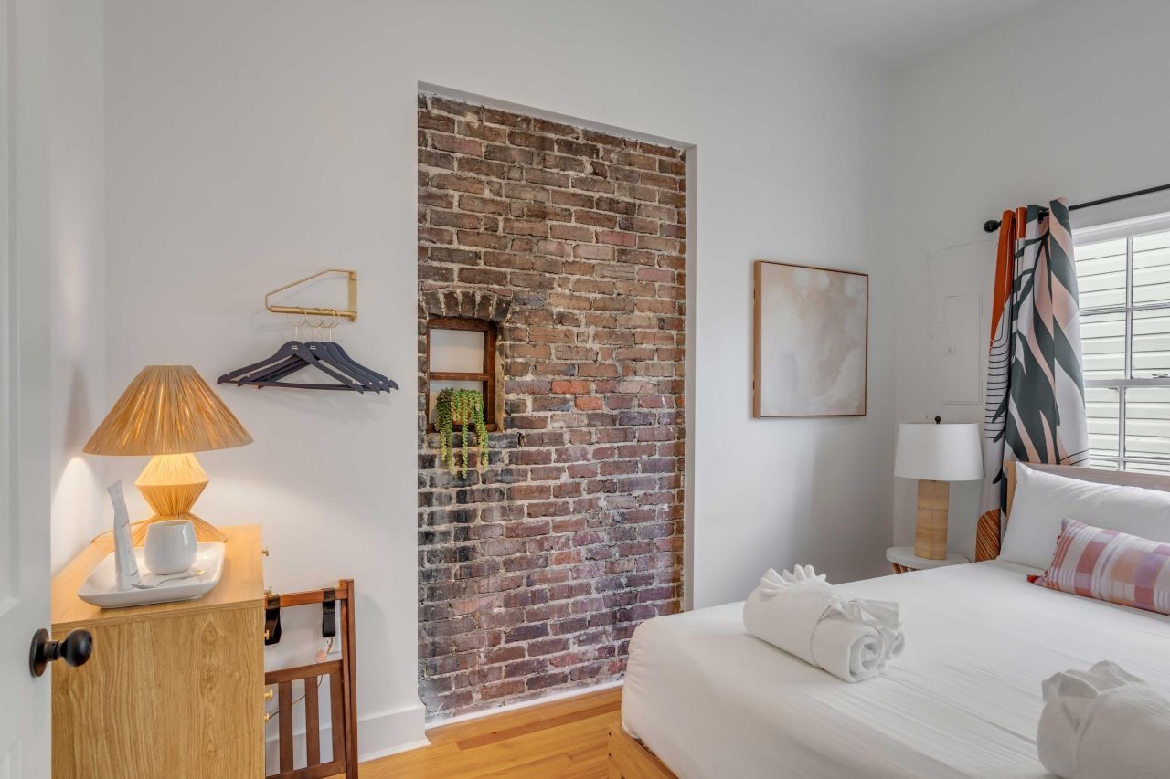 140 Spring Street Photo 4