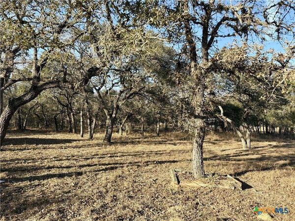 000 Private Road 1067 , Hallettsville, TX 77964