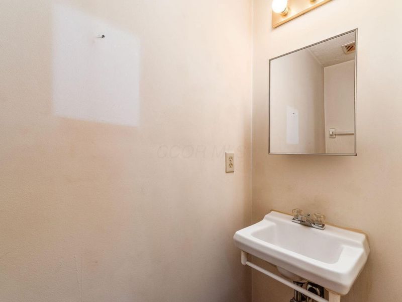 8827 Firstgate Drive, Reynoldsburg, OH 43068 Photo 24