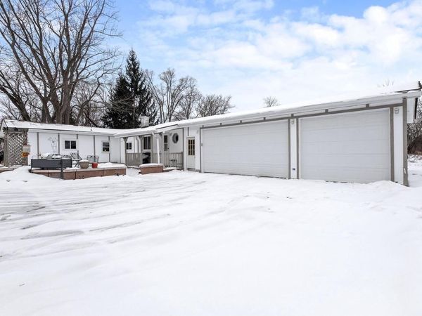 6151 S Miller LANE, New Berlin, WI 53146