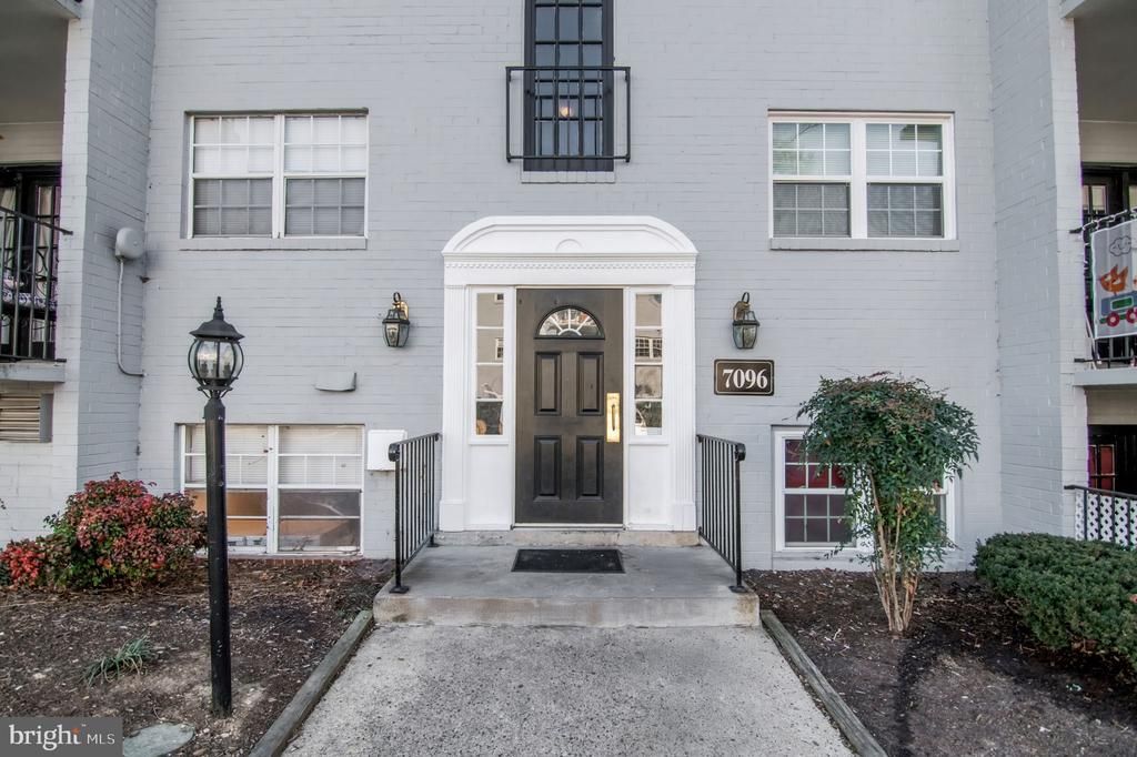 7096 Spring Garden Drive, Unit 102, Springfield, VA 22150 Main Photo