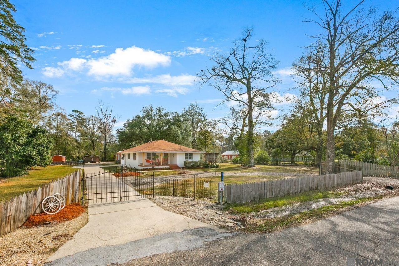 29306 Red Oak Dr, Walker, LA 70785 Main Photo
