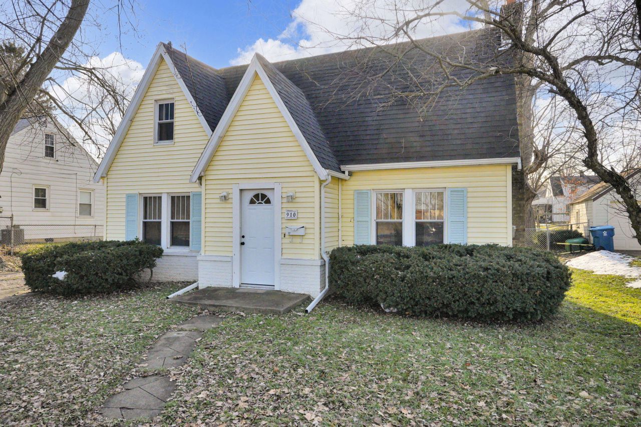 910 Miller Road, Kalamazoo, MI 49001 Main Photo