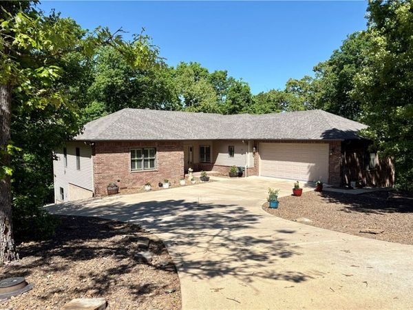 24 Kirkliston Lane, Bella Vista, AR 72715