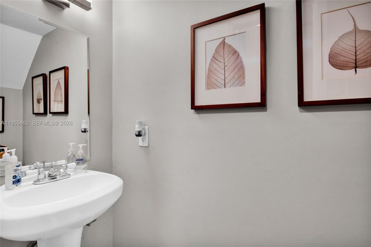 5914 SW 133rd Ct , Miami, FL 33183 Photo