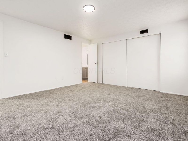 443 Clairbrook Avenue, Columbus, OH 43228 Photo 18