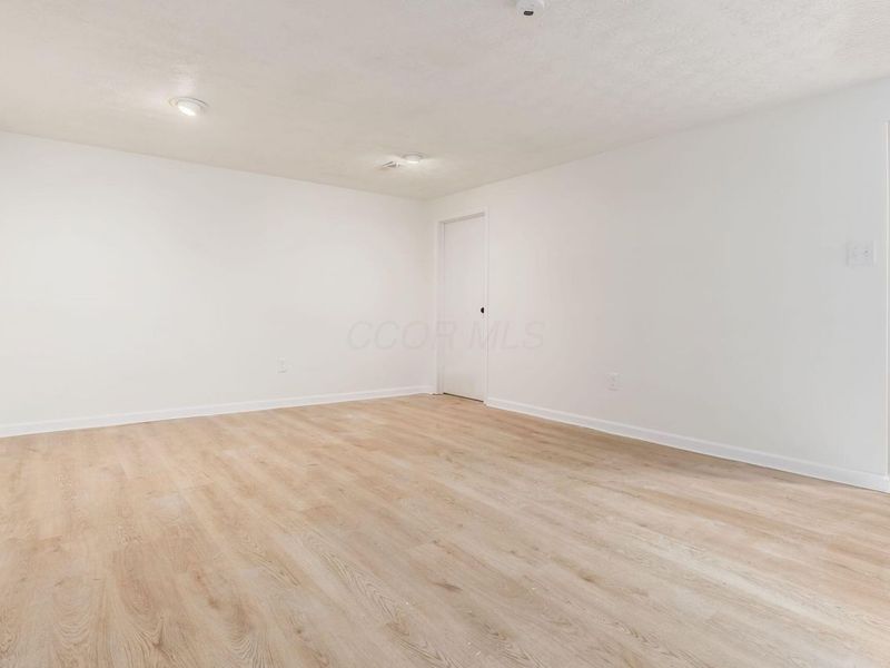 443 Clairbrook Avenue, Columbus, OH 43228 Photo 25