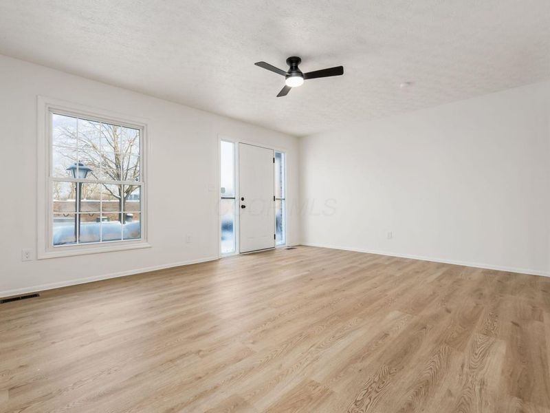 443 Clairbrook Avenue, Columbus, OH 43228 Photo 5