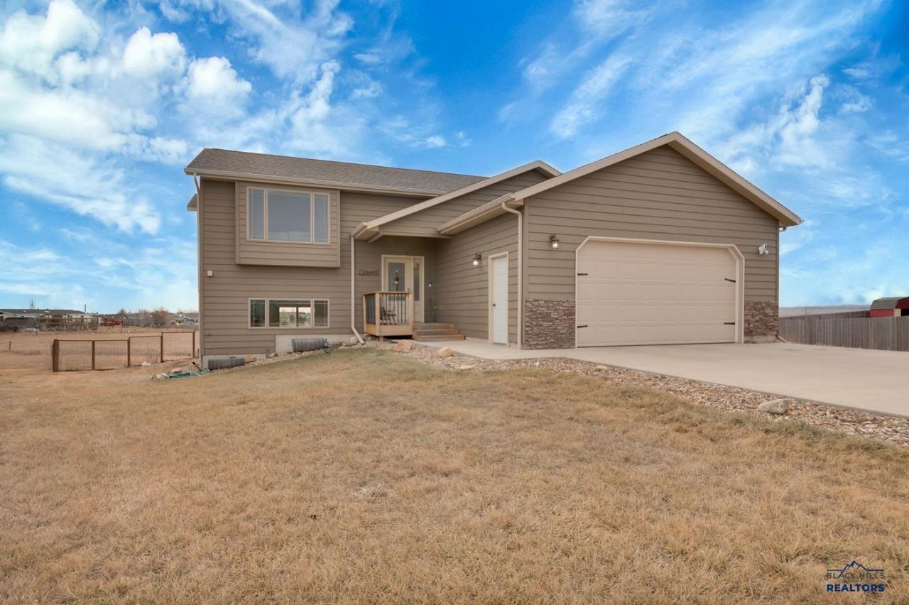 14769 Lamplight Dr, Rapid City, SD 57703 Main Photo