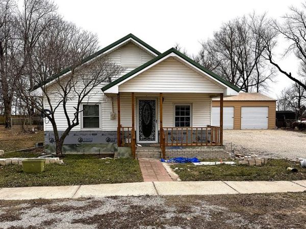 607 Fleming Street , Bernie, MO 63822