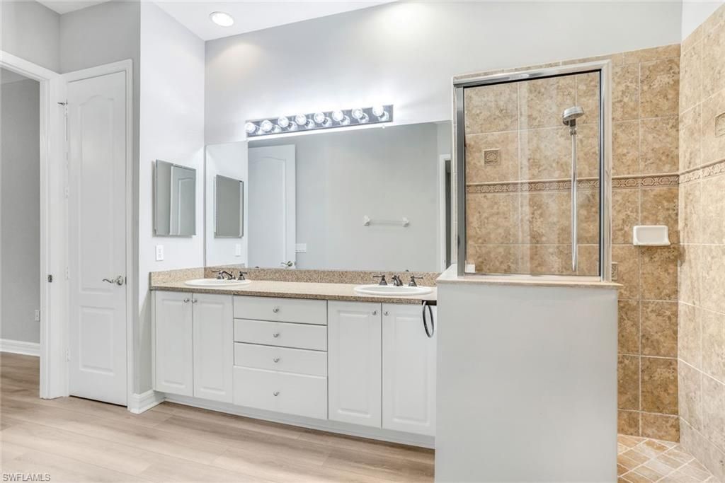 6031 Jonathans Bay Cir, Unit 302, Fort Myers, FL 33908 Photo