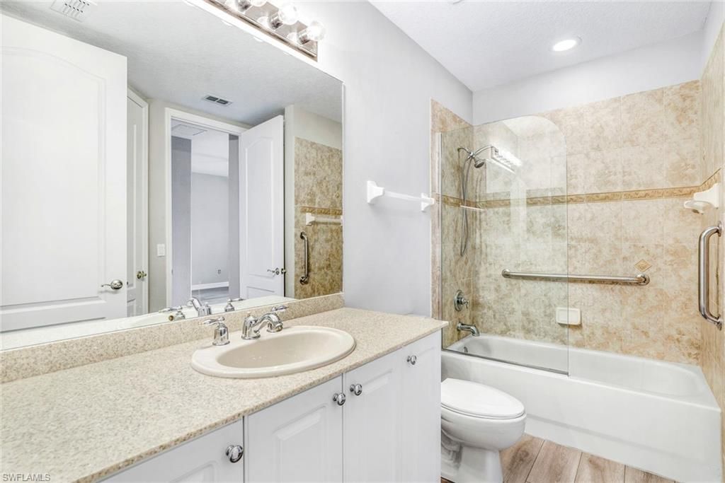 6031 Jonathans Bay Cir, Unit 302, Fort Myers, FL 33908 Photo