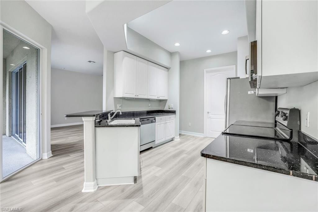 6031 Jonathans Bay Cir, Unit 302, Fort Myers, FL 33908 Photo