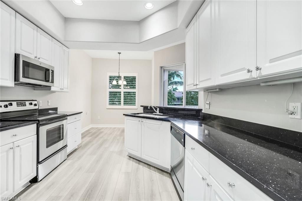 6031 Jonathans Bay Cir, Unit 302, Fort Myers, FL 33908 Photo